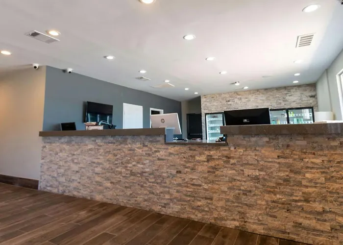 Magnuson Extended Stay And Suites Airport Hotel