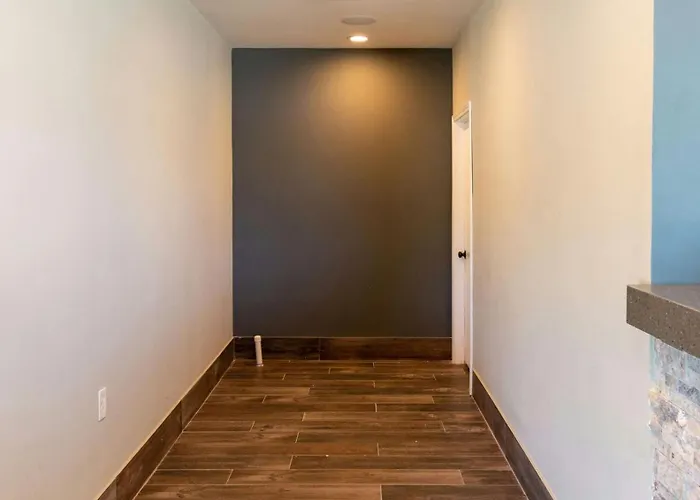 Magnuson Extended Stay And Suites Airport Hotel